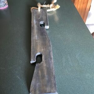 Wood pot hanger for plants